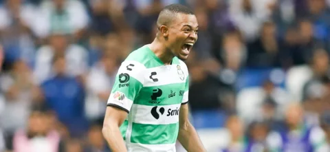 Harold Preciado en Santos Laguna - AFP