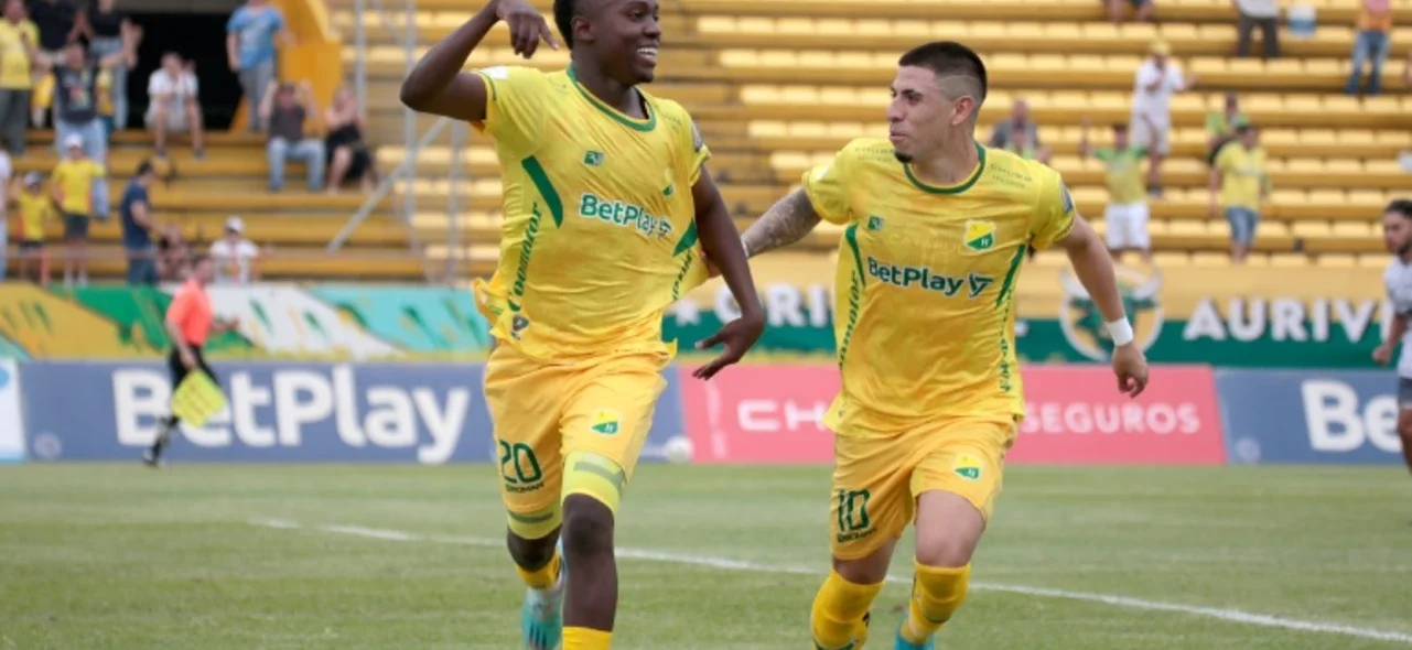 Huila sigue sumando puntos en reclasificación - VizzorImage / Sergio Reyes