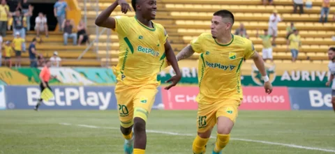 Huila sigue sumando puntos en reclasificación - VizzorImage / Sergio Reyes