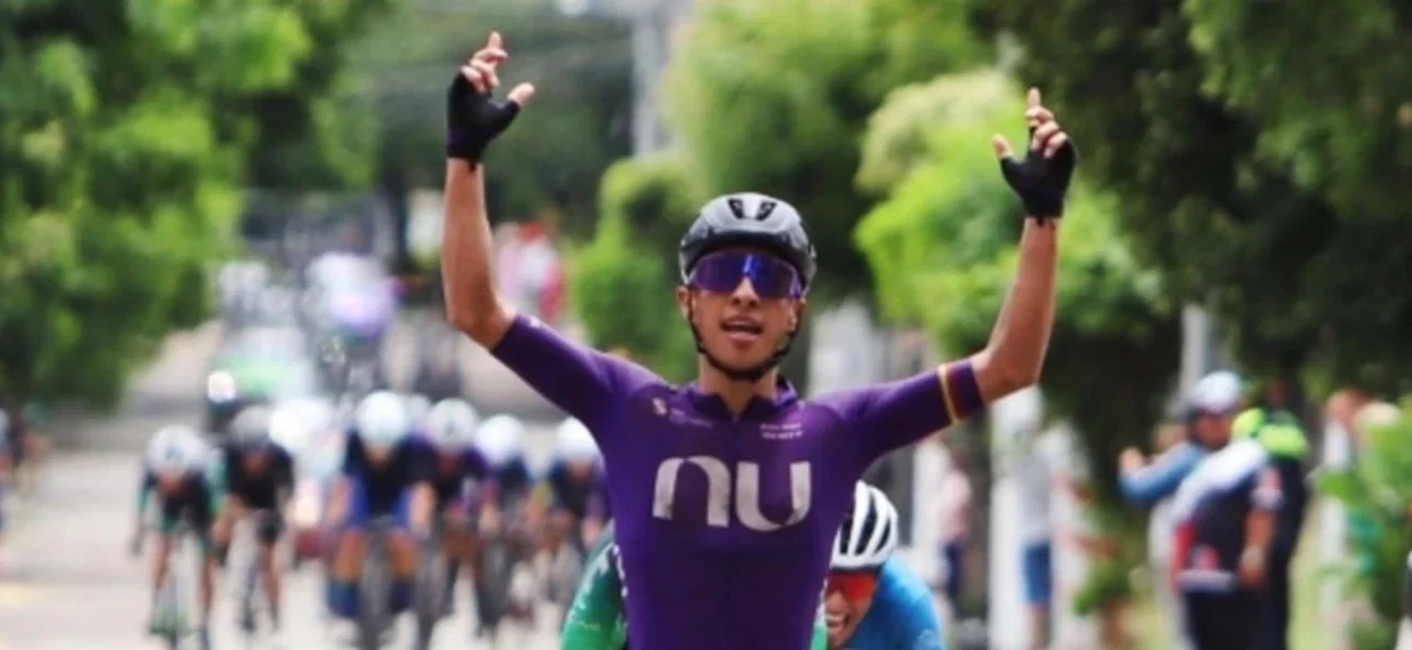 Jonathan Chaves, ciclista de NU Colombia - Instagram: @edergarces