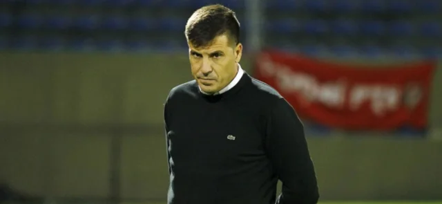Juan Cruz Real, entrenador de Belgrano - AFP