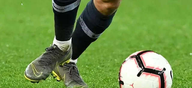 Un jugador falleció tras una pelea dentro del campo /AFP