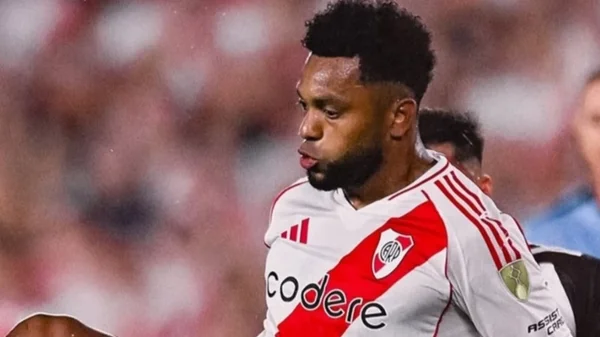 El momento en el que Borja le ‘robó’ un ‘rosario’ al arquero rival