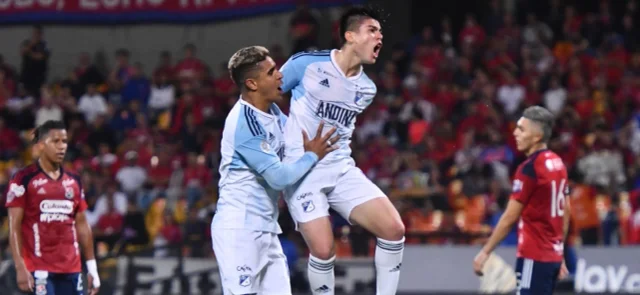 Daniel Cataño y Daniel Ruiz, jugadores de Millonarios / VizzorImage / Luis Benavides