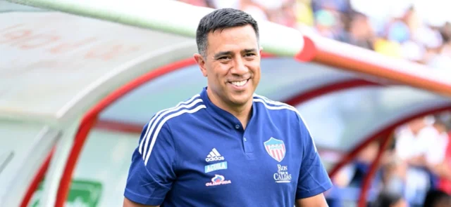 El técnico de Junior de Barranquilla llamó el interés de un equipo extranjero / VizzorImage / Andres Lopez