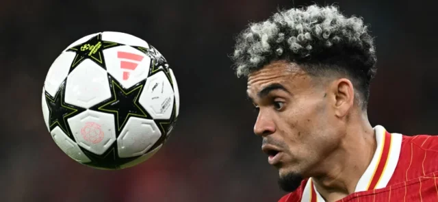 Luis Díaz, cerca de ganar un reconocimiento en la Premier League / AFP