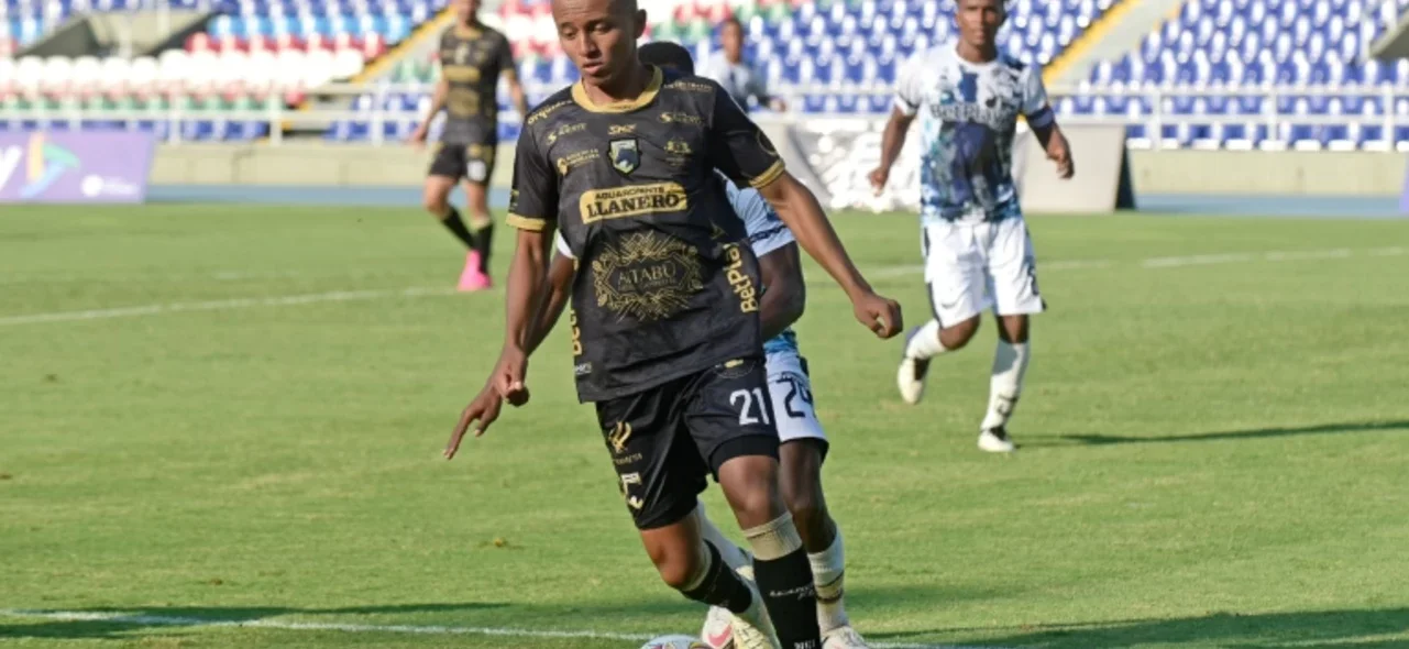 Llaneros por poco abre el marcador ante Quindío / VizzorImage / Jorge Rotavisky