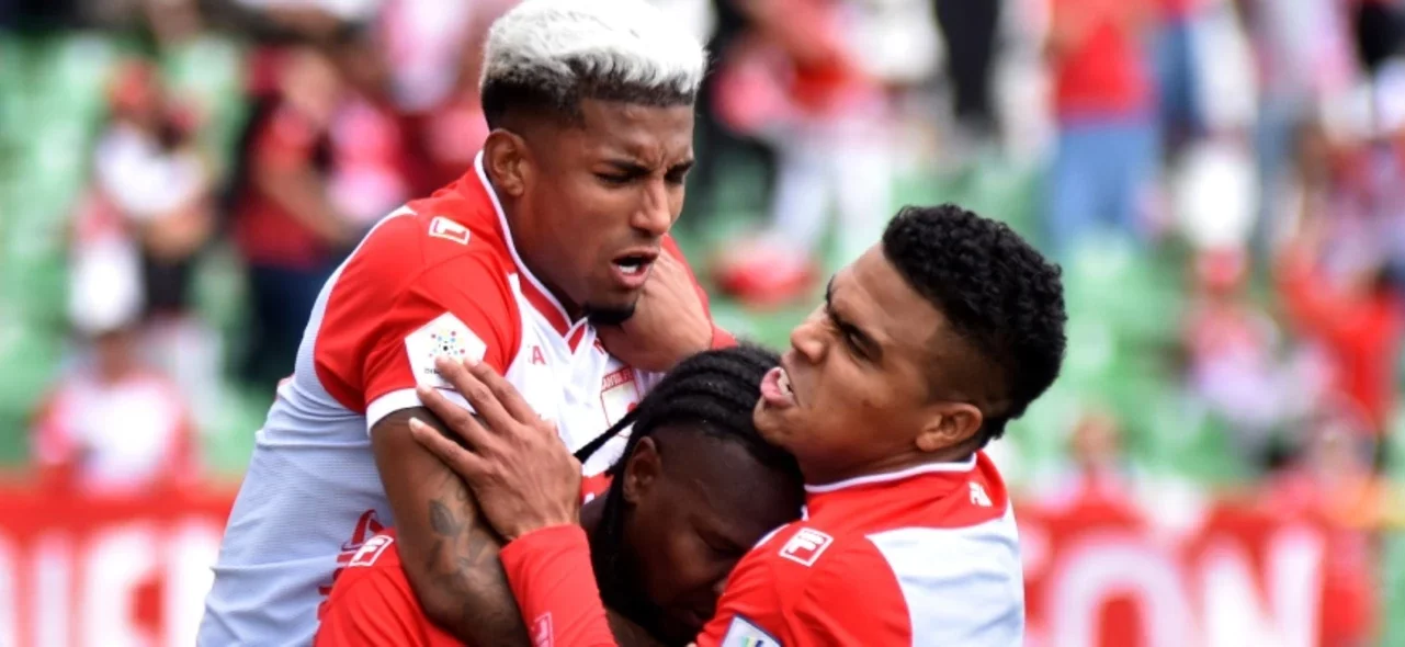 Santa Fe se llevó los tres puntos ante Patriotas / VizzorImage / Edward Leguizamon