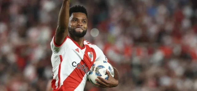 Miguel Ángel Borja marcó de penal ante Vélez / AFP