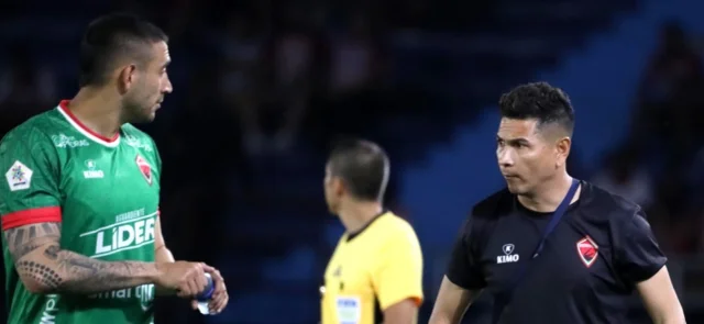 Mateo Rodas y Dayron Pérez en Patriotas - VizzorImage