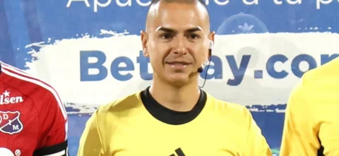 Héctor Rivera, árbitro colombiano - VizzorImage