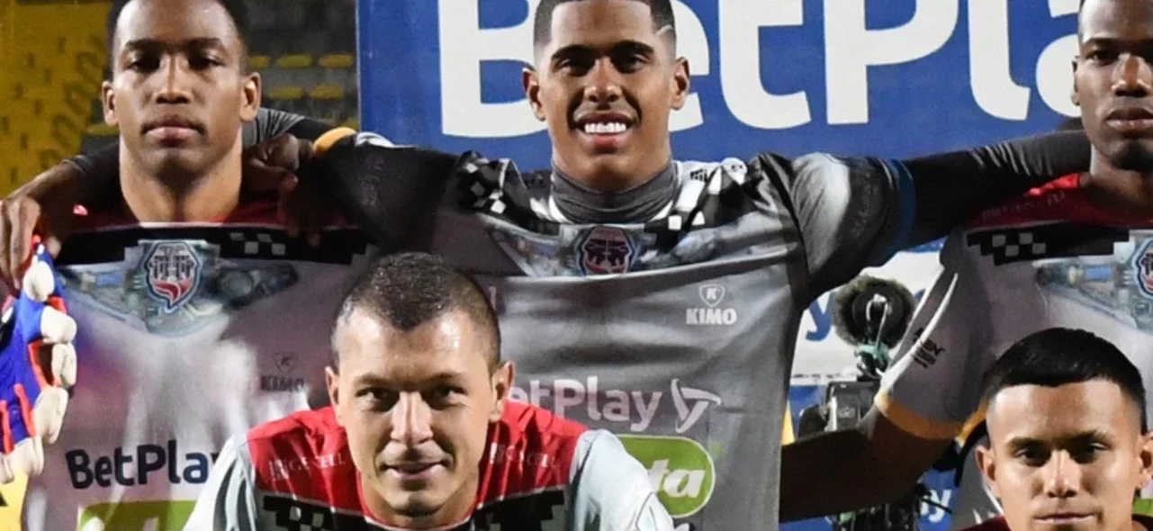 Juan Diego Castillo de Fortaleza - VizzorImage