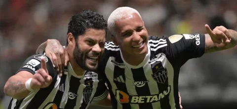 Hulk y Deyverson son dos de las figuras de Atl. Mineiro / AFP