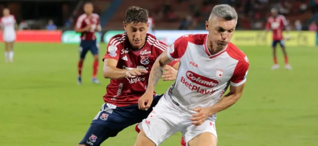 Pablo Lima y Daniel Torres en Medellín vs. Santa Fe - VizzorImage