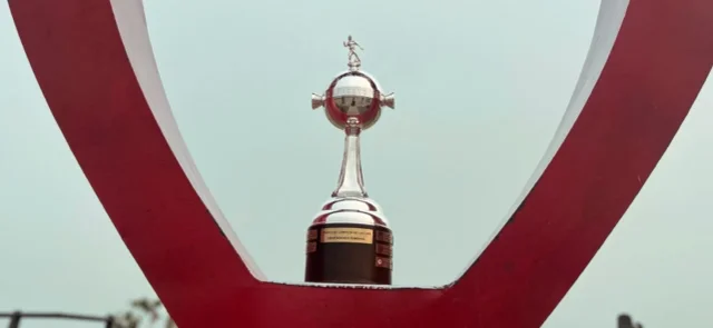 Trofeo de la Copa Libertadores Femenina 2024 - X: @LibertadoresFEM