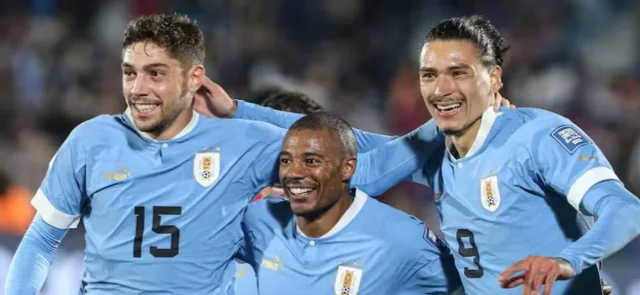 Federeico Valverde, Nicolas de la Cruz y Darwin Núñez en la selección de Uruguay / AFP