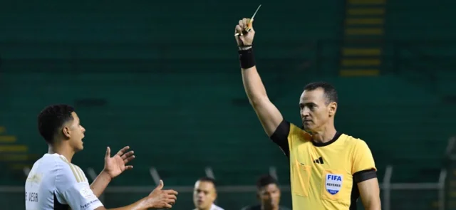 Wilmar Roldán dirigió el Cali vs. Millonarios - VizzorImage