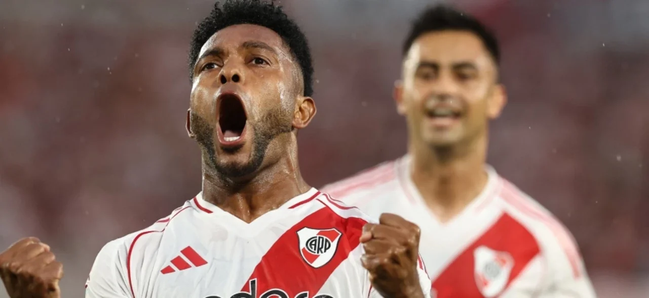 Miguel Ángel Borja anotó en la victoria de River. / AFP.
