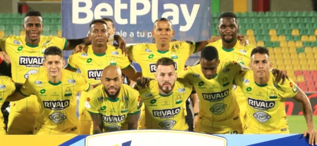 Atlético Bucaramanga estaría cerca de renovar a una de sus figuras / VizzorImage / Jaime Moreno