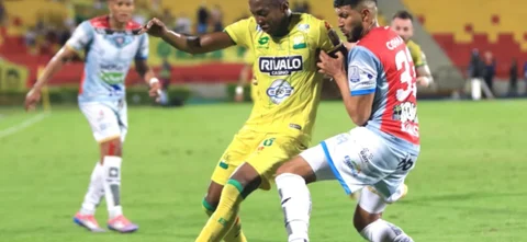 Bucaramanga venció a Fortaleza - VizzorImage / Jaime Moreno