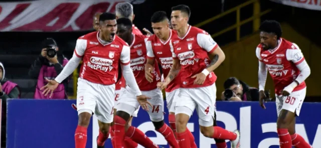 Santa Fe perdió en la fecha 1 de cuadrangulares ante Nacional / : VizzorImage / Luis Ramirez