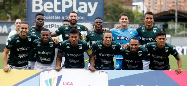 Deportivo Cali tomó una medida drástica para comenzar 2025 / VizzorImage / Jaime Jaramillo