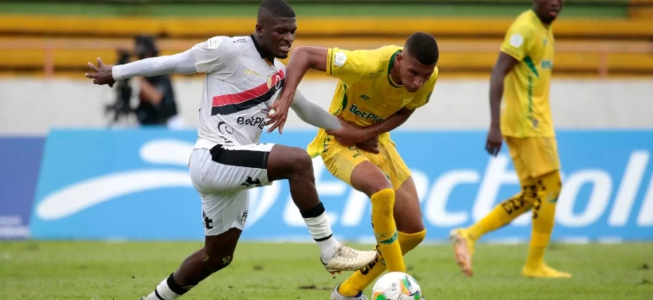 Empate a 3 goles entre Huila y Cúcuta - VizzorImage / Sergio Reyes