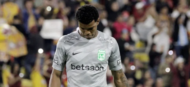 Luis Marquinez salió expulsado ante Medellín. / VizzorImage.