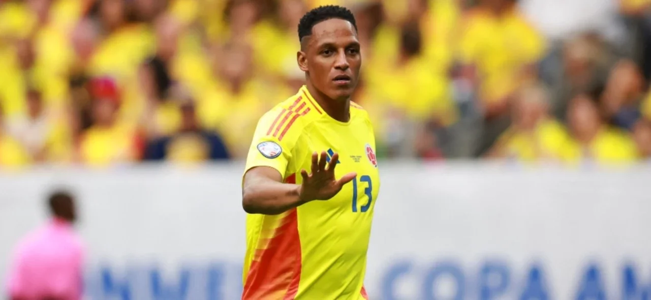 Yerry Mina protagonizó un acto polémico en el Uruguay vs. Colombia / AFP Yerry Mina protagonizó un acto polémico en el Uruguay vs. Colombia / AFP