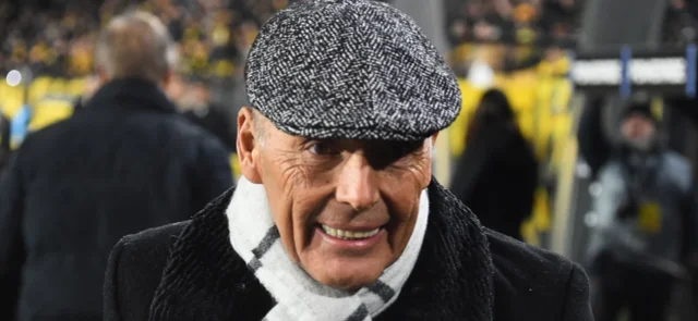 Miguel Ángel Russo fue recibido entre aplausos en el juego contra Rosario Central / AFP