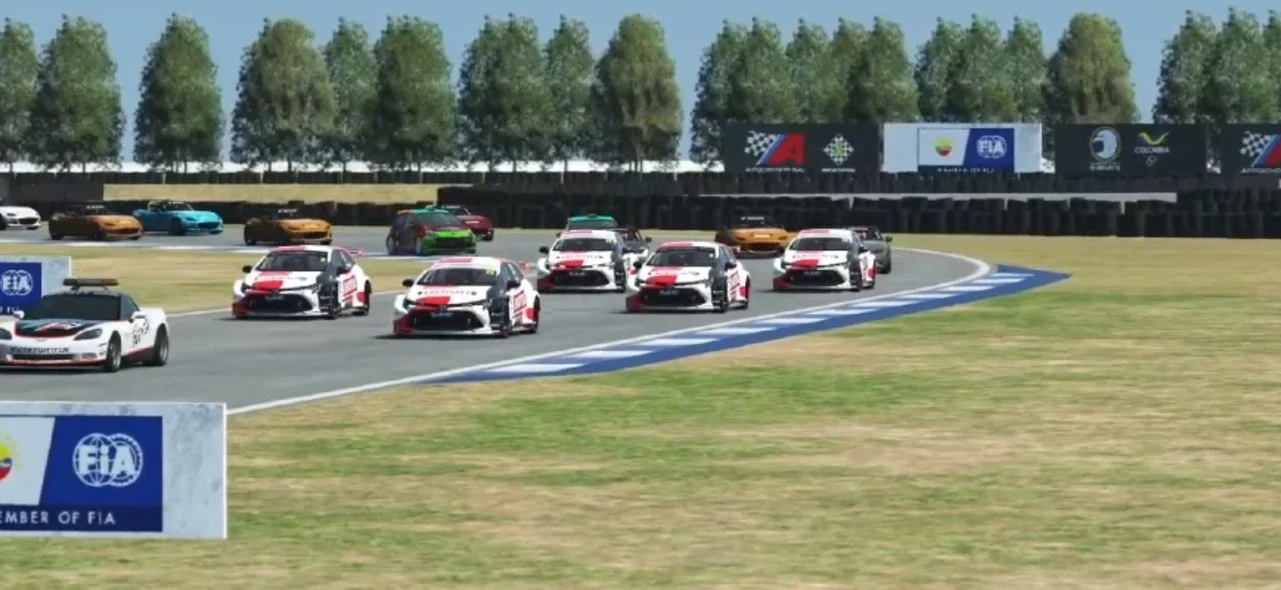 Simracing, una divertida competencia de esports Simracing, uno de los eventos deportivos de esports más llamativos del país