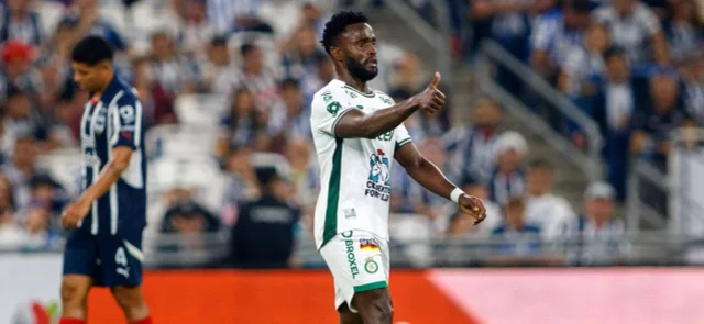 Stiven Mendoza, extremo colombiano - AFP