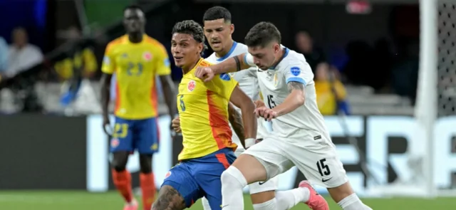 Uruguay y Colombia se enfrentaron en la Copa América. / AFP.