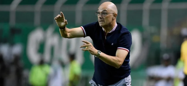 Alfredo Arias, DT de Cali - VizzorImage