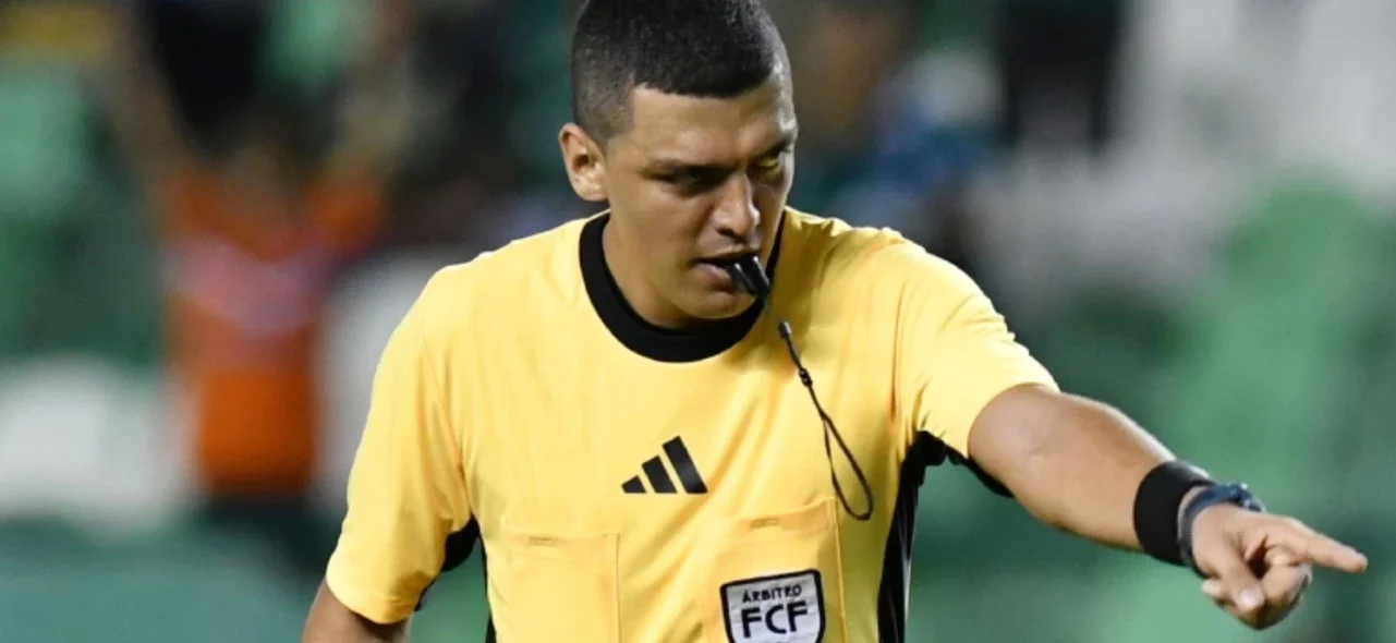 David Espinosa, árbitro de Huila vs. Unión Magdalena - VizzorImage