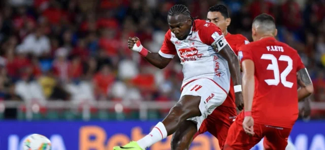 Hugo Rodallega en América vs. Santa Fe - VizzorImage