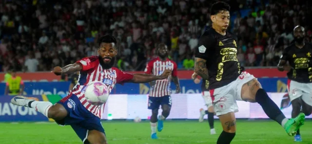 Junior vs. América - VizzorImage