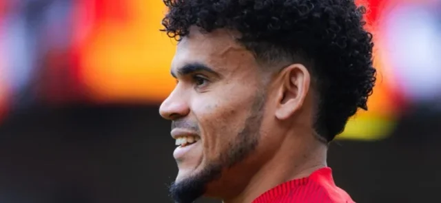 Luis Díaz volvió a ser parte de un video comercial con Liverpool / AFP