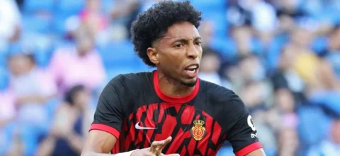 Johan Mojica marcó su gol número 14 en Europa / AFP