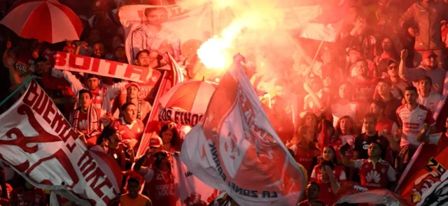 Independiente Santa Fe hinchada - VizzorImage