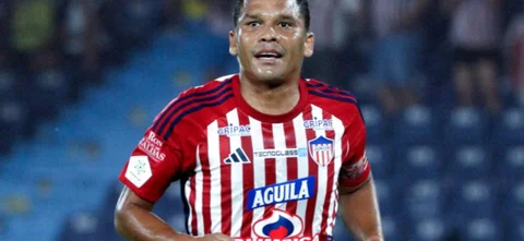 Carlos Bacca tuvo el empate ante América. / VizzorImage.