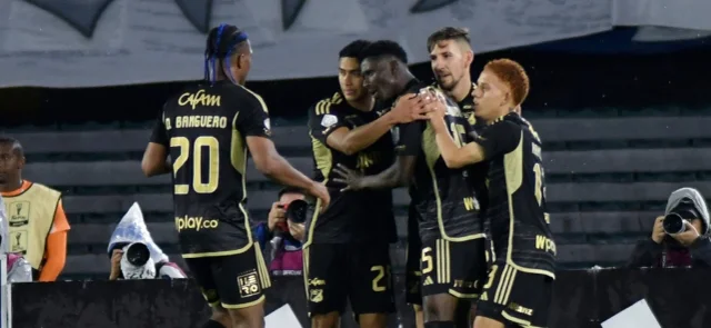 Jhon Emerson Córdoba tiene ofertas del fútbol internacional. / VizzorImage.