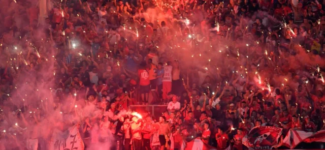 Hinchas de América serán sancionados. / VizzorImage.