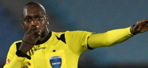 Jhon Hinestroza será uno de los árbitros de la fecha 6 / VizzorImage