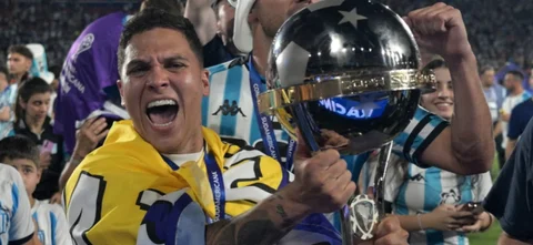 Juan Fernando Quintero podría volver al FPC. / VizzorImage.