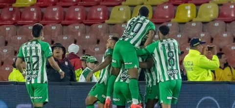 Nacional derrotó a Santa Fe en Bogotá. / VizzorImage.