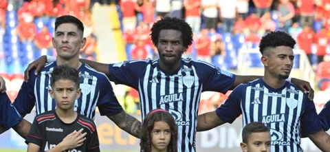 Emanuel Olivera podría no renovar con Junior. / VizzorImage.