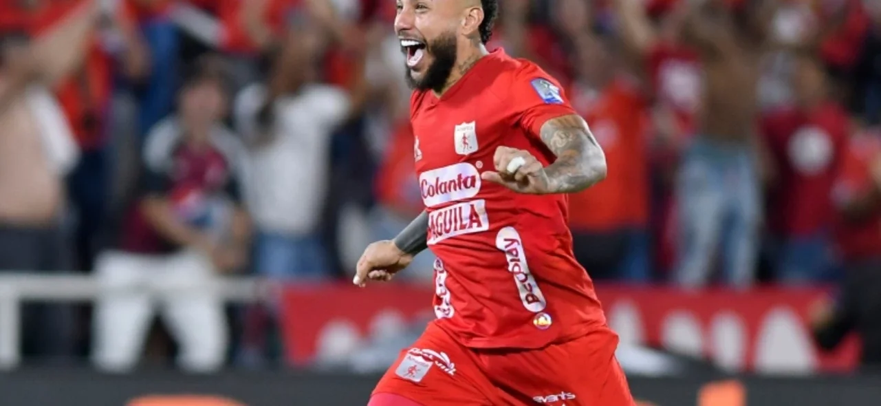 América de Cali se adelantó en el juego ante Nacional con un golazo / VizzorImage / Gabriel Aponte