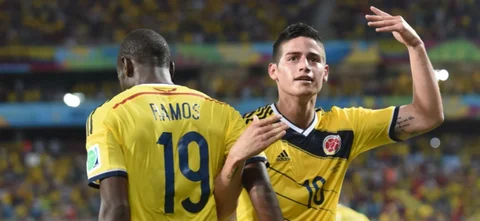 Adrián Ramos y James Rodríguez en selección Colombia - AFP