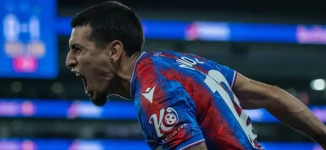 Daniel Muñoz, lateral de Crystal Palace / AFP